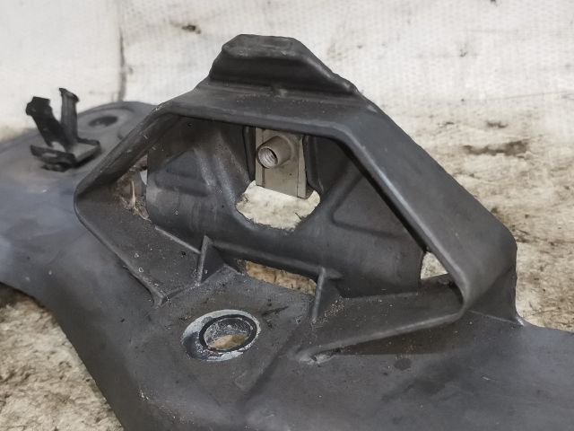 bontott RENAULT LAGUNA III Bal Sárvédő Oldaltartó