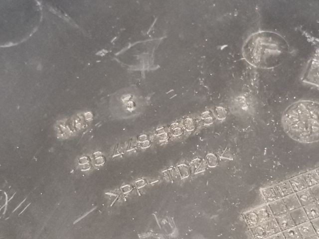 bontott RENAULT LAGUNA III Biztosítéktábla Fedél