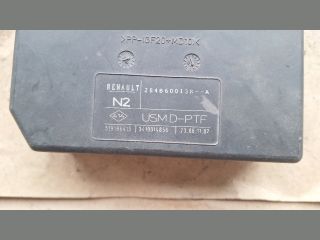 bontott RENAULT LAGUNA III Biztosítéktábla Utastér