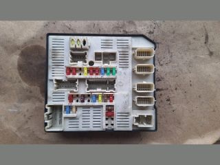 bontott RENAULT LAGUNA III Biztosítéktábla Utastér