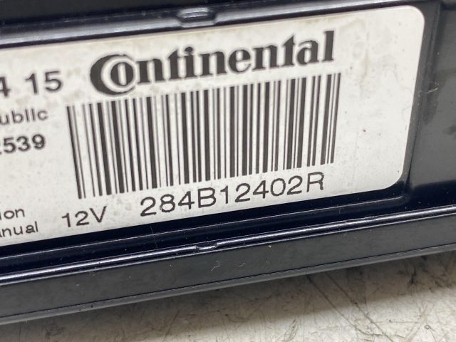 bontott RENAULT LAGUNA III Biztosítéktábla Utastér