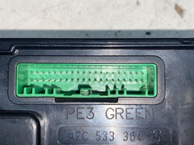 bontott RENAULT LAGUNA III Biztosítéktábla Utastér