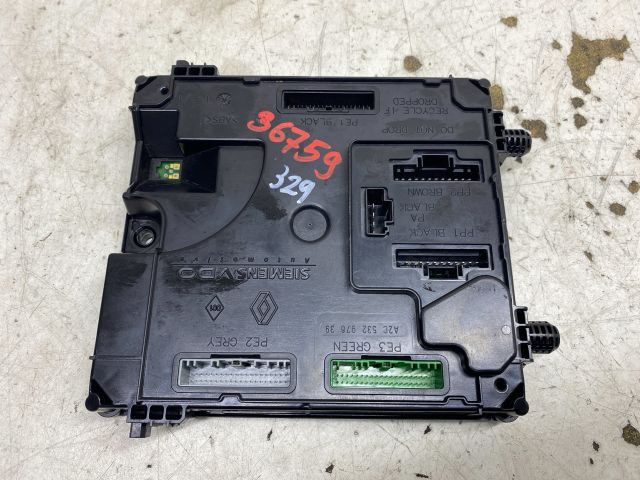 bontott RENAULT LAGUNA III Biztosítéktábla Utastér