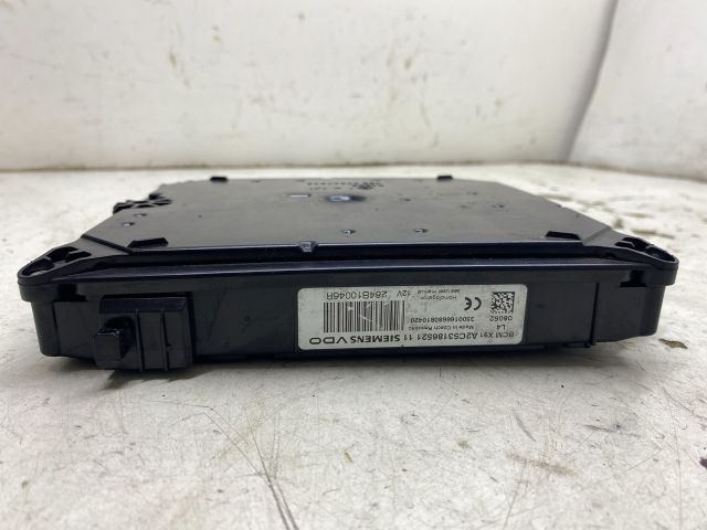 bontott RENAULT LAGUNA III Biztosítéktábla Utastér