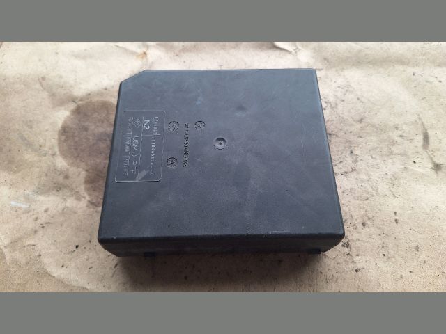 bontott RENAULT LAGUNA III Biztosítéktábla Utastér