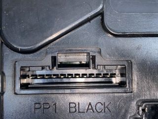 bontott RENAULT LAGUNA III Biztosítéktábla Utastér