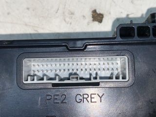 bontott RENAULT LAGUNA III Biztosítéktábla Utastér