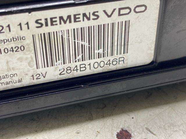 bontott RENAULT LAGUNA III Biztosítéktábla Utastér