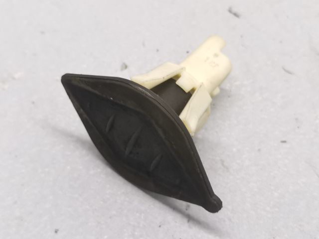 bontott RENAULT LAGUNA III Csomagtérajtó Kapcsoló