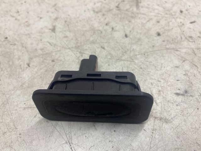 bontott RENAULT LAGUNA III Csomagtérajtó Kilincs