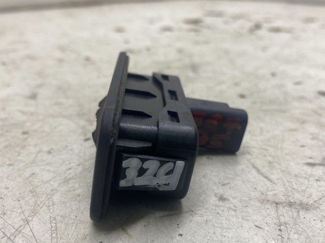 bontott RENAULT LAGUNA III Csomagtérajtó Kilincs