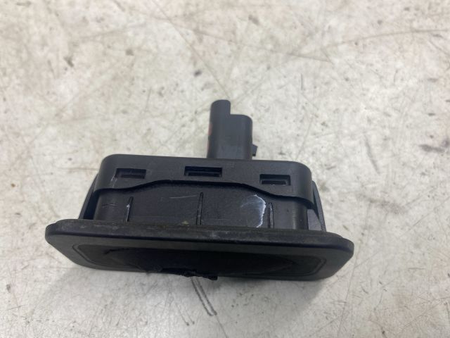 bontott RENAULT LAGUNA III Csomagtérajtó Kilincs