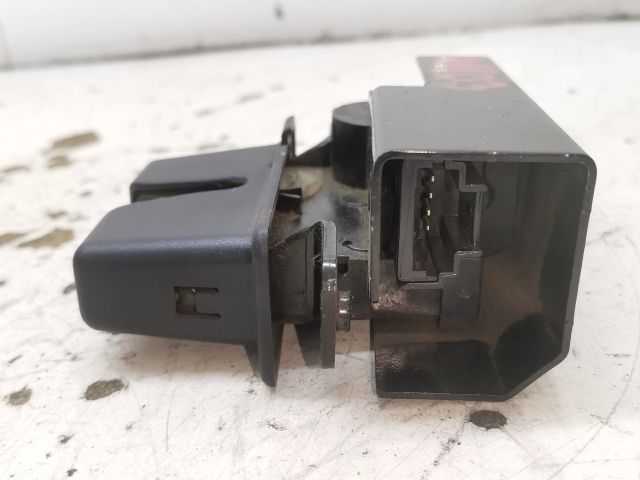 bontott RENAULT LAGUNA III Csomagtérajtó Zárszerkezet