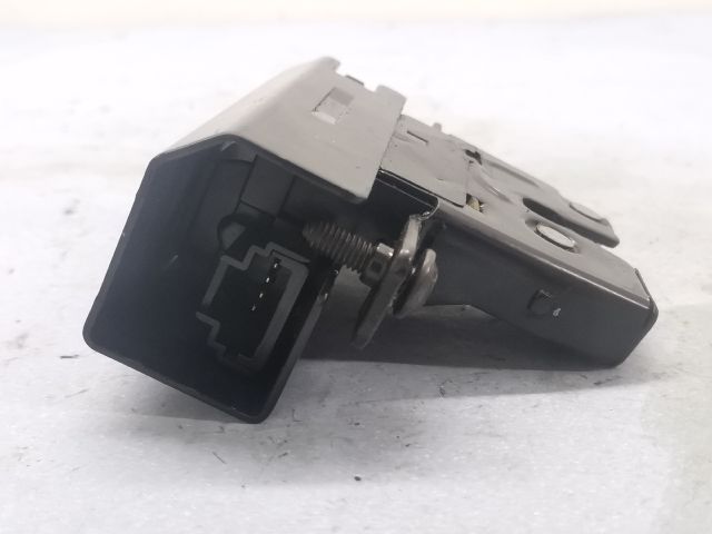 bontott RENAULT LAGUNA III Csomagtérajtó Zárszerkezet