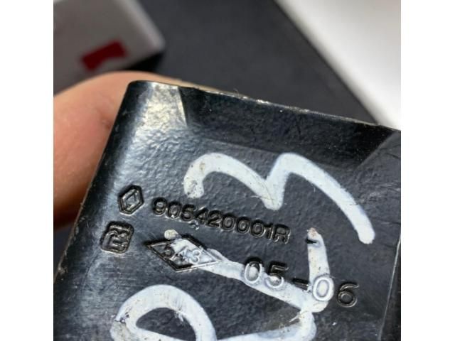 bontott RENAULT LAGUNA III Csomagtérajtó Zárszerkezet