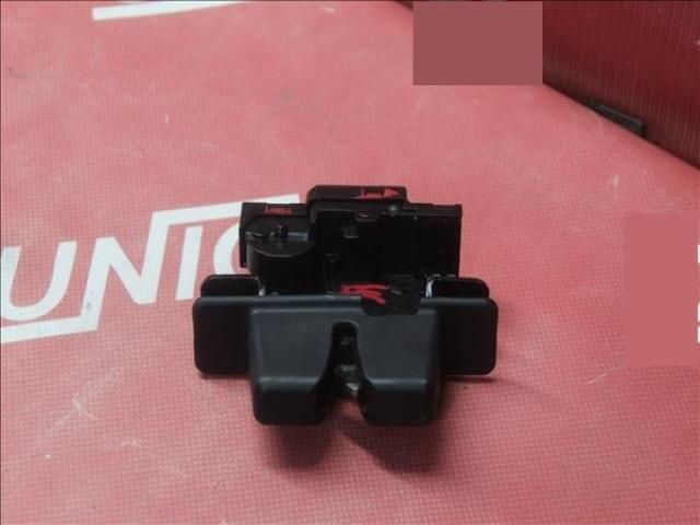 bontott RENAULT LAGUNA III Csomagtérajtó Zárszerkezet