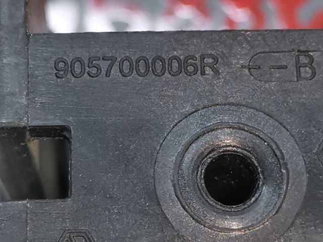 bontott RENAULT LAGUNA III Csomagtérajtó Zárszerkezet