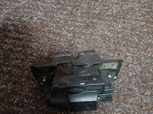 bontott RENAULT LAGUNA III Csomagtérajtó Zárszerkezet