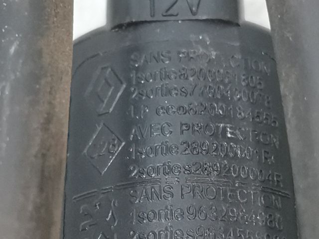 bontott RENAULT LAGUNA III Első Ablakmosó Fúvóka