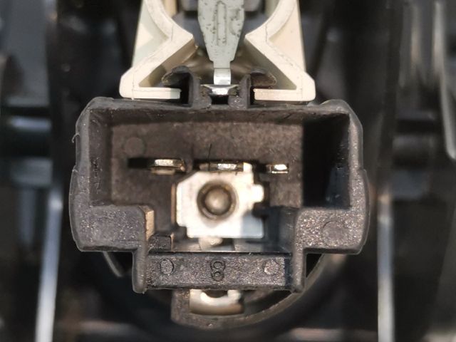 bontott RENAULT LAGUNA III Első Hamutartó