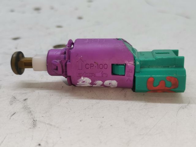 bontott RENAULT LAGUNA III Fék Pedál Kapcsoló