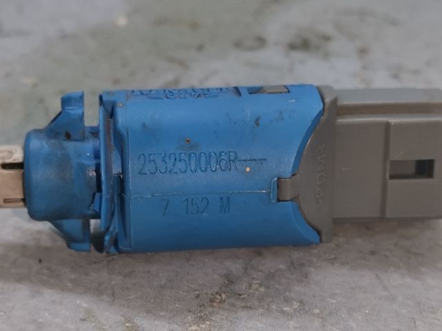 bontott RENAULT LAGUNA III Fék Pedál Kapcsoló