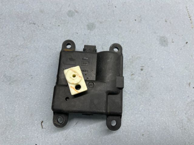 bontott RENAULT LAGUNA III Fűtés Állító Motor