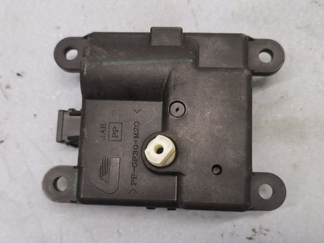 bontott RENAULT LAGUNA III Fűtés Állító Motor