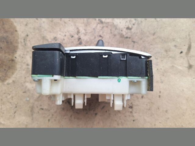 bontott RENAULT LAGUNA III Fűtéskapcsoló (digit klímás)