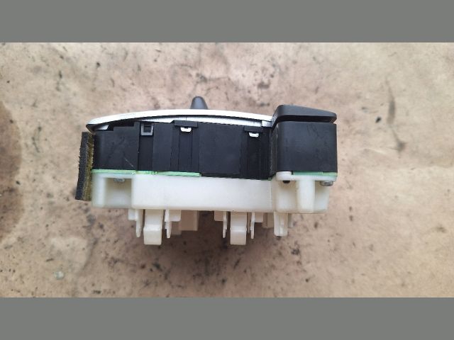 bontott RENAULT LAGUNA III Fűtéskapcsoló (digit klímás)