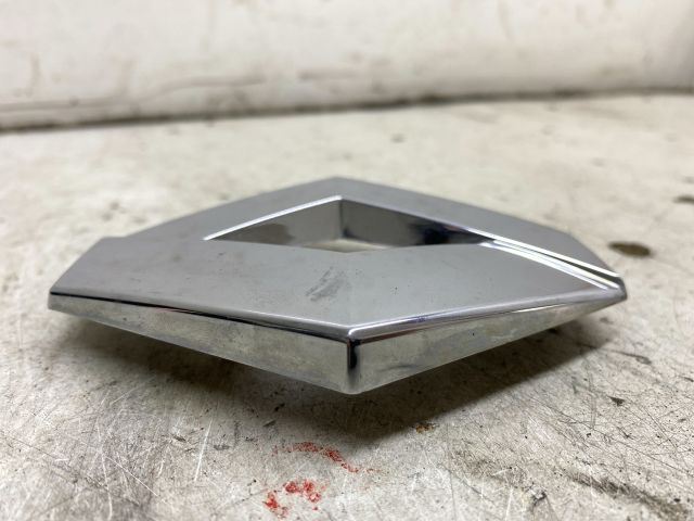 bontott RENAULT LAGUNA III Hátsó Embléma