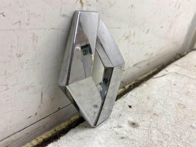 bontott RENAULT LAGUNA III Hátsó Embléma