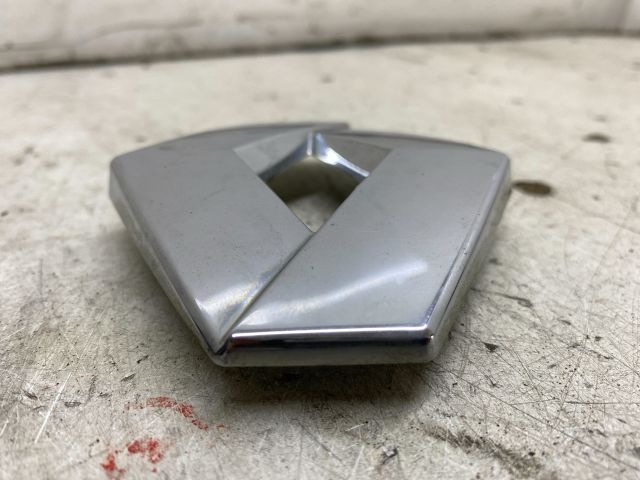 bontott RENAULT LAGUNA III Hátsó Embléma