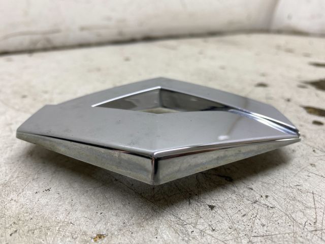 bontott RENAULT LAGUNA III Hátsó Embléma