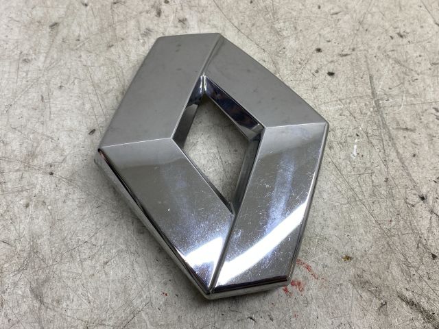 bontott RENAULT LAGUNA III Hátsó Embléma