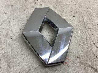 bontott RENAULT LAGUNA III Hátsó Embléma