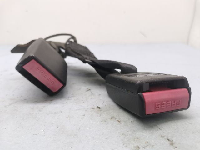 bontott RENAULT LAGUNA III Hátsó középső Biztonsági Öv Csat