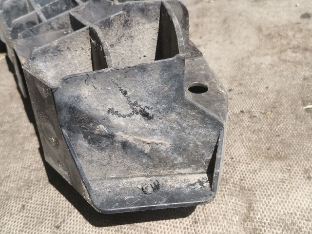 bontott RENAULT LAGUNA III Hátsó középső Lökhárító Tartó (Műanyag)