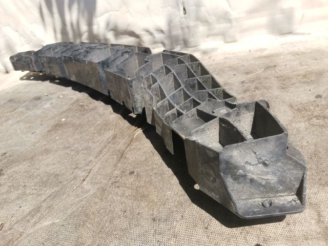 bontott RENAULT LAGUNA III Hátsó középső Lökhárító Tartó (Műanyag)