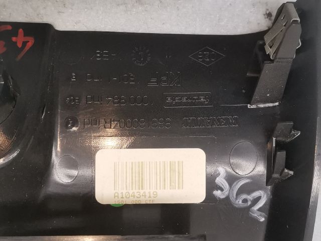 bontott RENAULT LAGUNA III Hátsó középső Szellőző