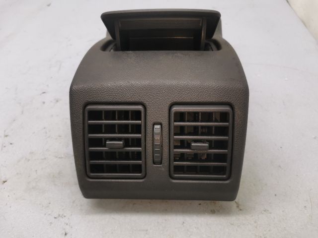 bontott RENAULT LAGUNA III Hátsó középső Szellőző