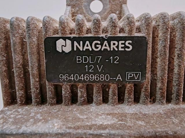 bontott RENAULT LAGUNA III Izzító Relé