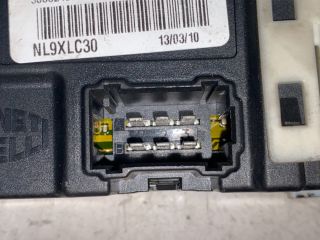 bontott RENAULT LAGUNA III Jobb első Ablakemelő Motor