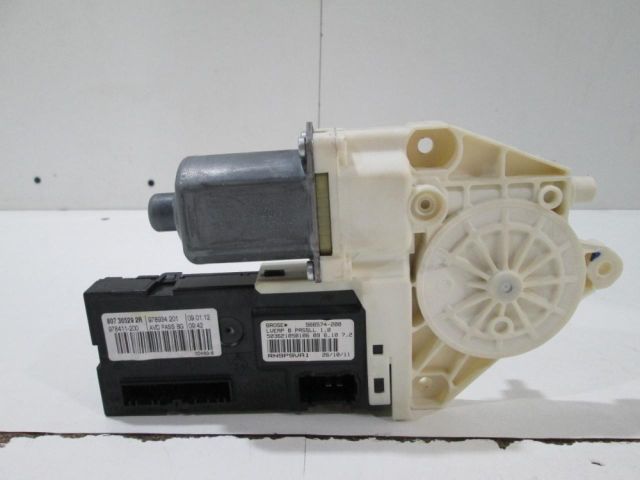 bontott RENAULT LAGUNA III Jobb első Ablakemelő Motor