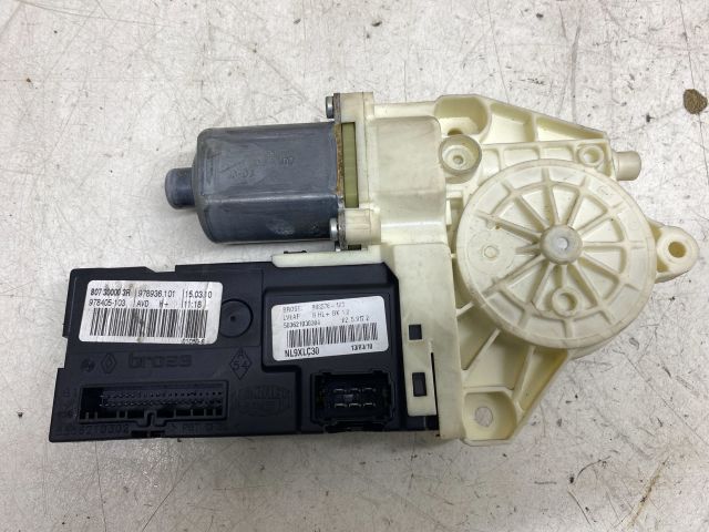 bontott RENAULT LAGUNA III Jobb első Ablakemelő Motor