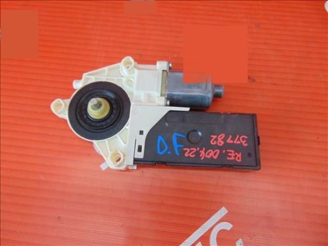 bontott RENAULT LAGUNA III Jobb első Ablakemelő Motor