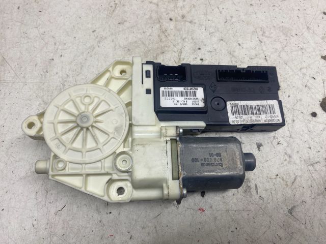bontott RENAULT LAGUNA III Jobb első Ablakemelő Motor