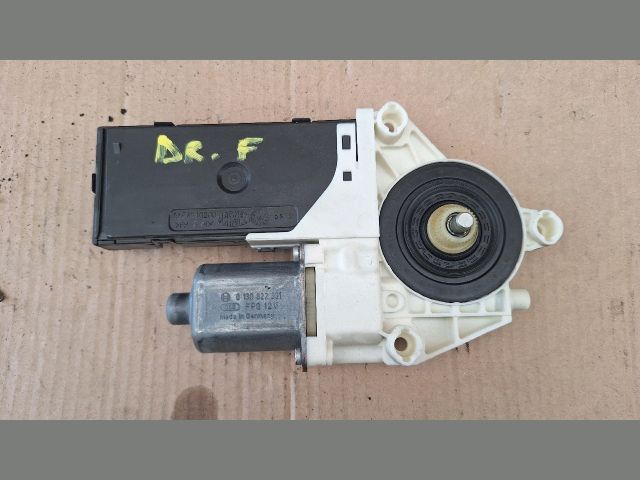 bontott RENAULT LAGUNA III Jobb első Ablakemelő Motor