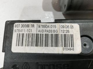 bontott RENAULT LAGUNA III Jobb első Ablakemelő Motor