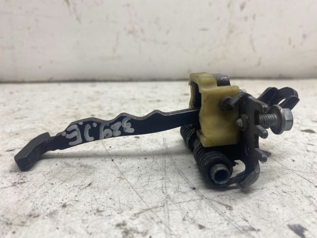 bontott RENAULT LAGUNA III Jobb első Ajtóhatároló